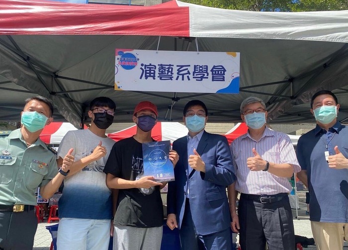 大歌王校長大大。圖片