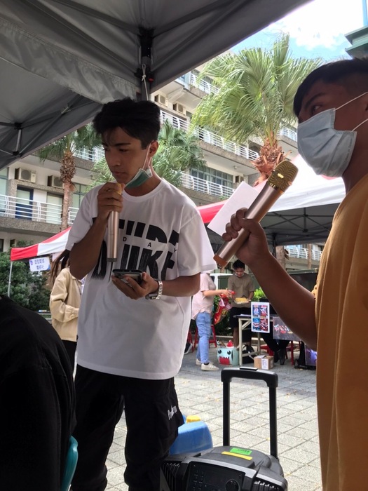 帥哥烏立然開唱。圖片